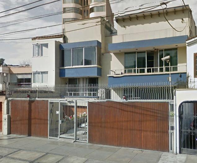 Se vende Casa de 03 pisos cerca al Ministerio del Interior - San Isidro