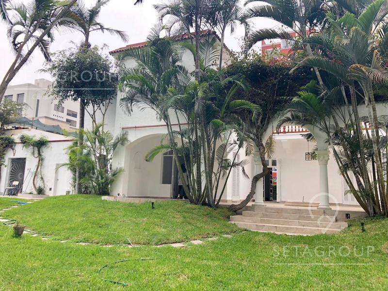 Alquiler Hermosa Residencia - A solo media cuadra del Club El Golf, San Isidro